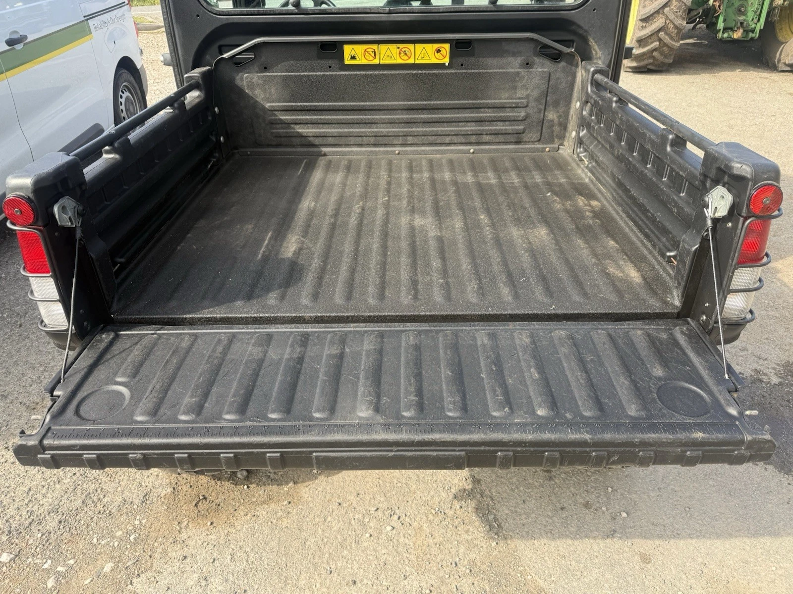 £18,495+Vat 2024 (24) John Deere XUV865M Diesel Gator Full Cab Alloys LED Lights - Image 5