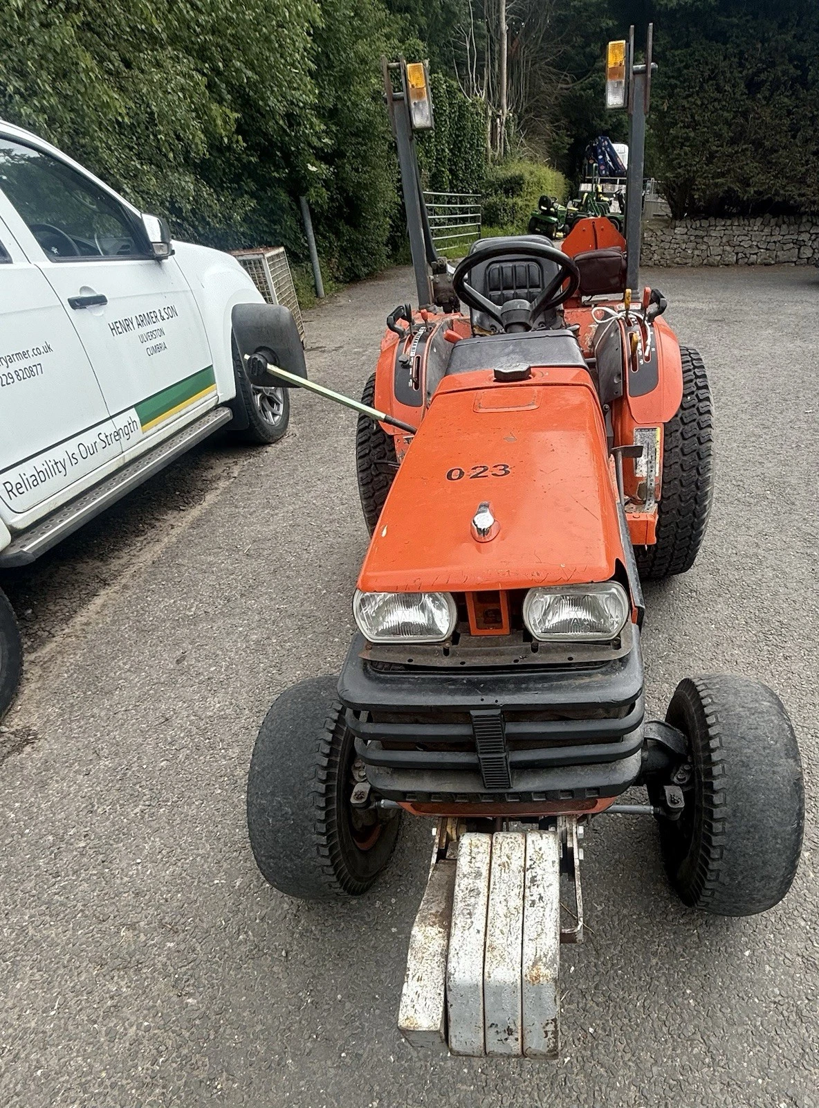 £3000+VAT Kubota B2710 Compact Tractor Diesel Trade Sale Starts And Works Ruff - Image 3