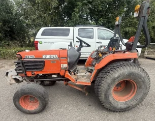 £3000+VAT Kubota B2710 Compact Tractor Diesel Trade Sale Starts And Works Ruff