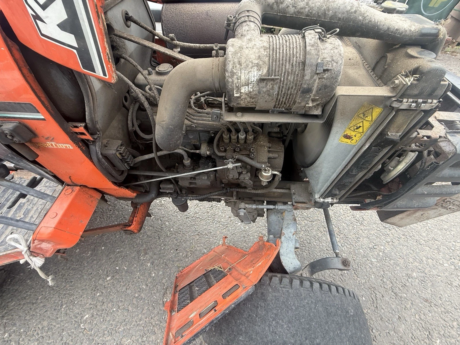 £3000+VAT Kubota B2710 Compact Tractor Diesel Trade Sale Starts And Works Ruff - Image 9