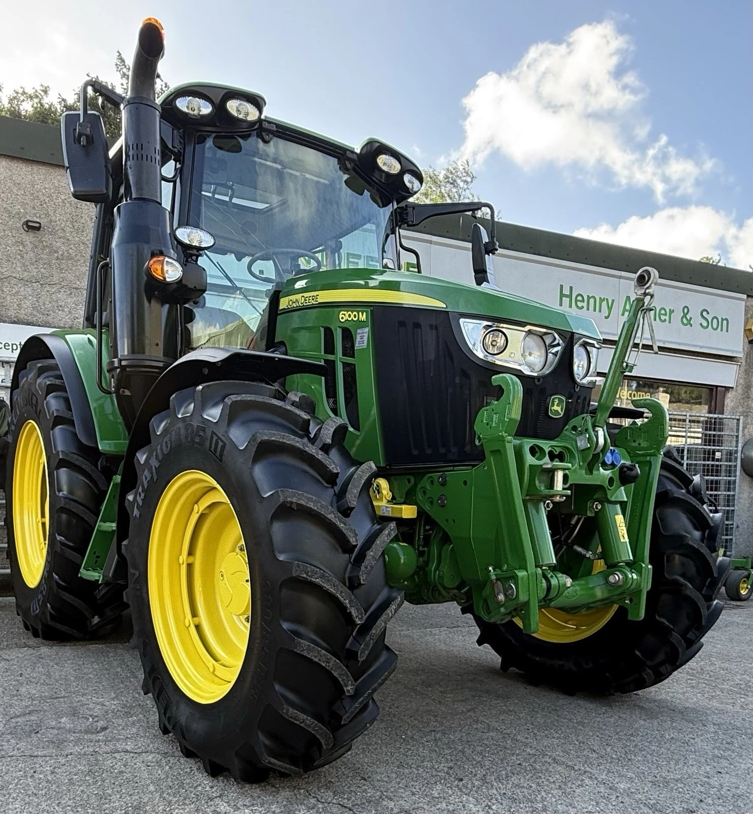 £58,495+Vat John Deere 6100M Tractor TLS 2023 (23) 2968hrs 24x24 P/Q & Creeper - Image 2