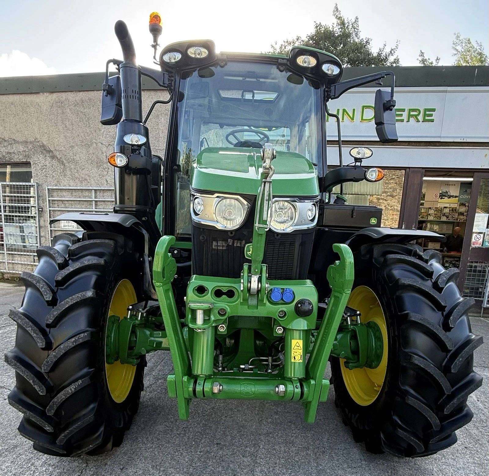 £58,495+Vat John Deere 6100M Tractor TLS 2023 (23) 2968hrs 24x24 P/Q & Creeper - Image 6
